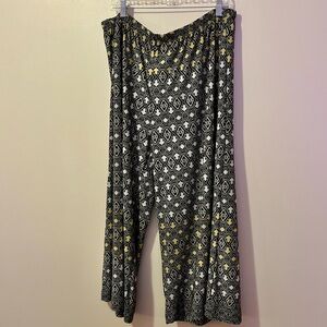 Live and Let Live 1X Boho Wide Leg Cropped Pants Geometric Print Pull On Palazzo